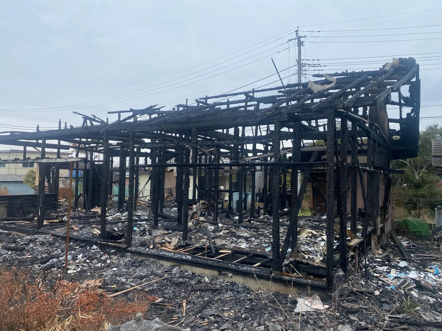 火災による建物の損壊は非常に深刻な問題であり、被害を受けた建...