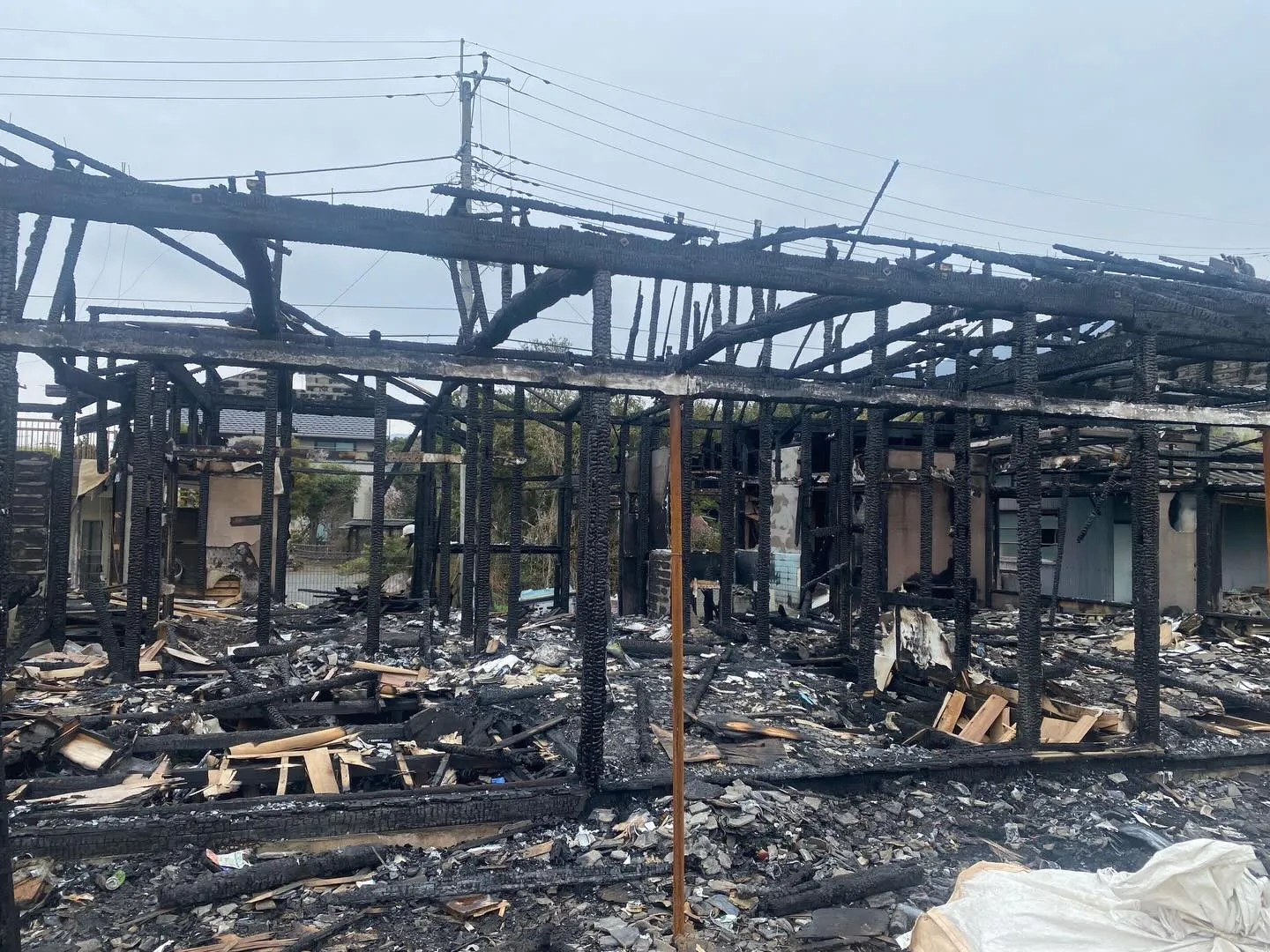 火災による建物の損壊は非常に深刻な問題であり、被害を受けた建...